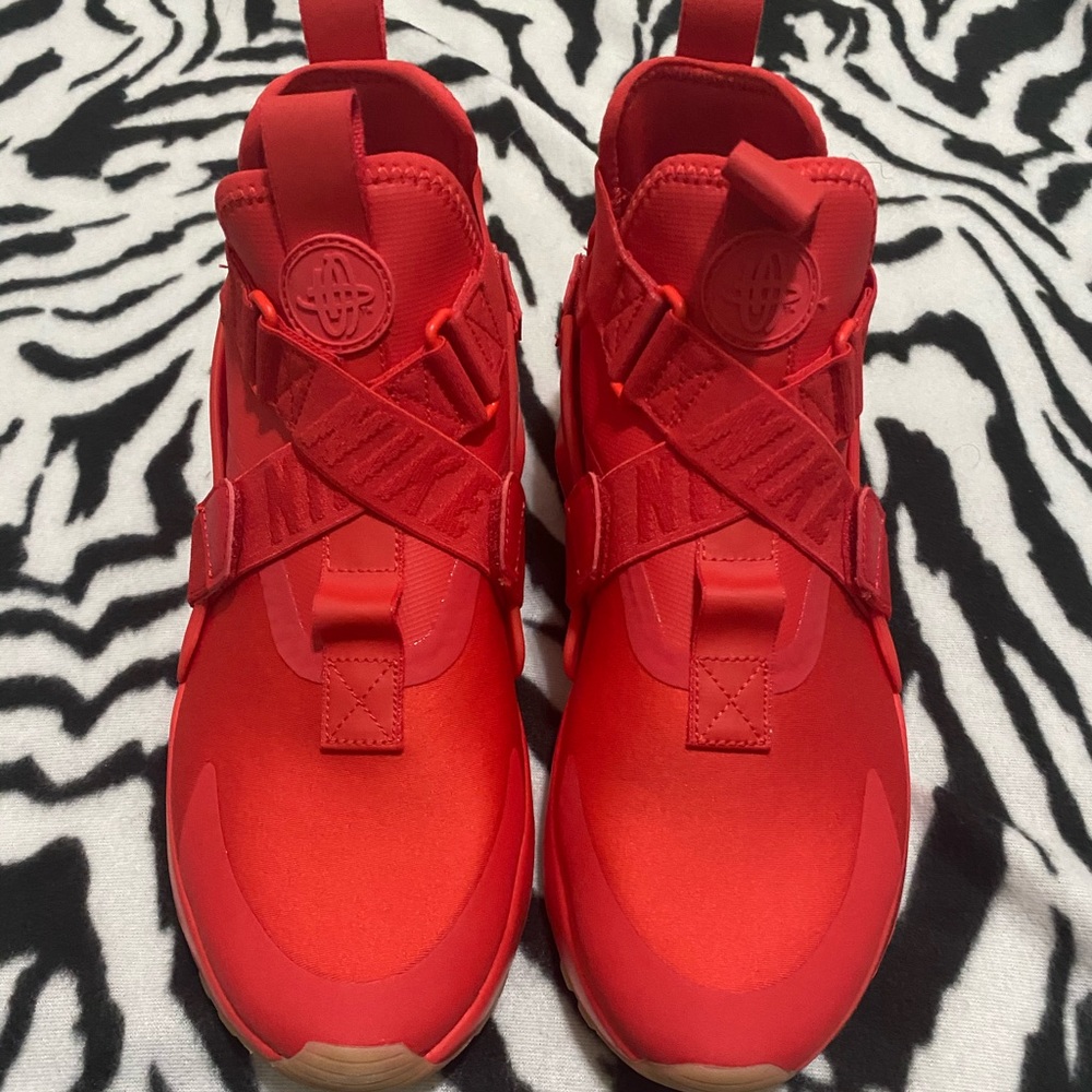 Brand new Women Nike Air Huarache City